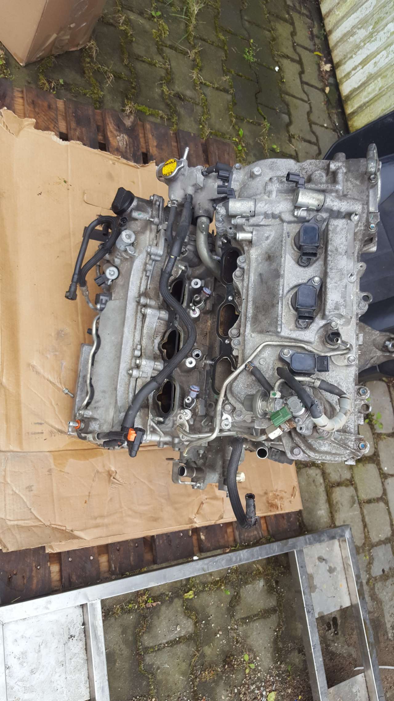 transport silnika na palecie