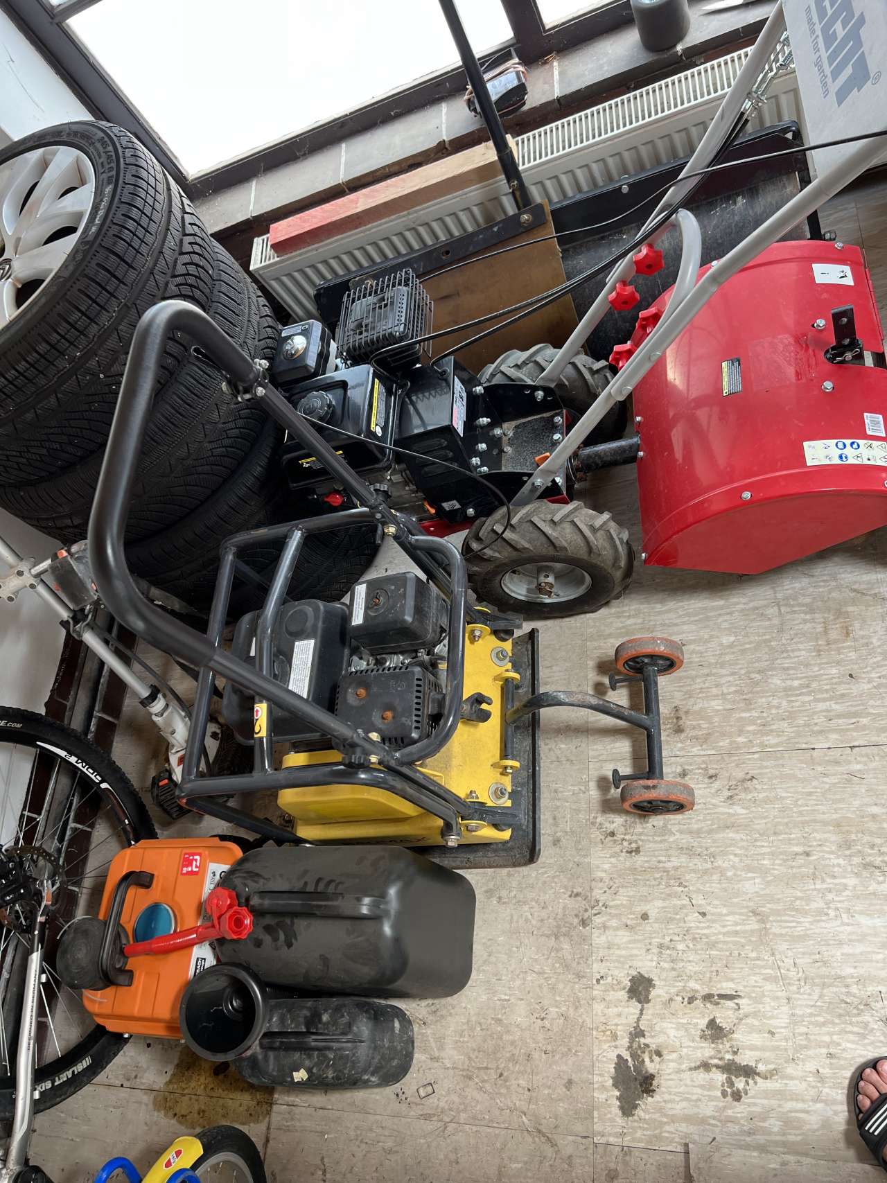 Zagęszczarka, glebogryzarka, kosa spalinowa