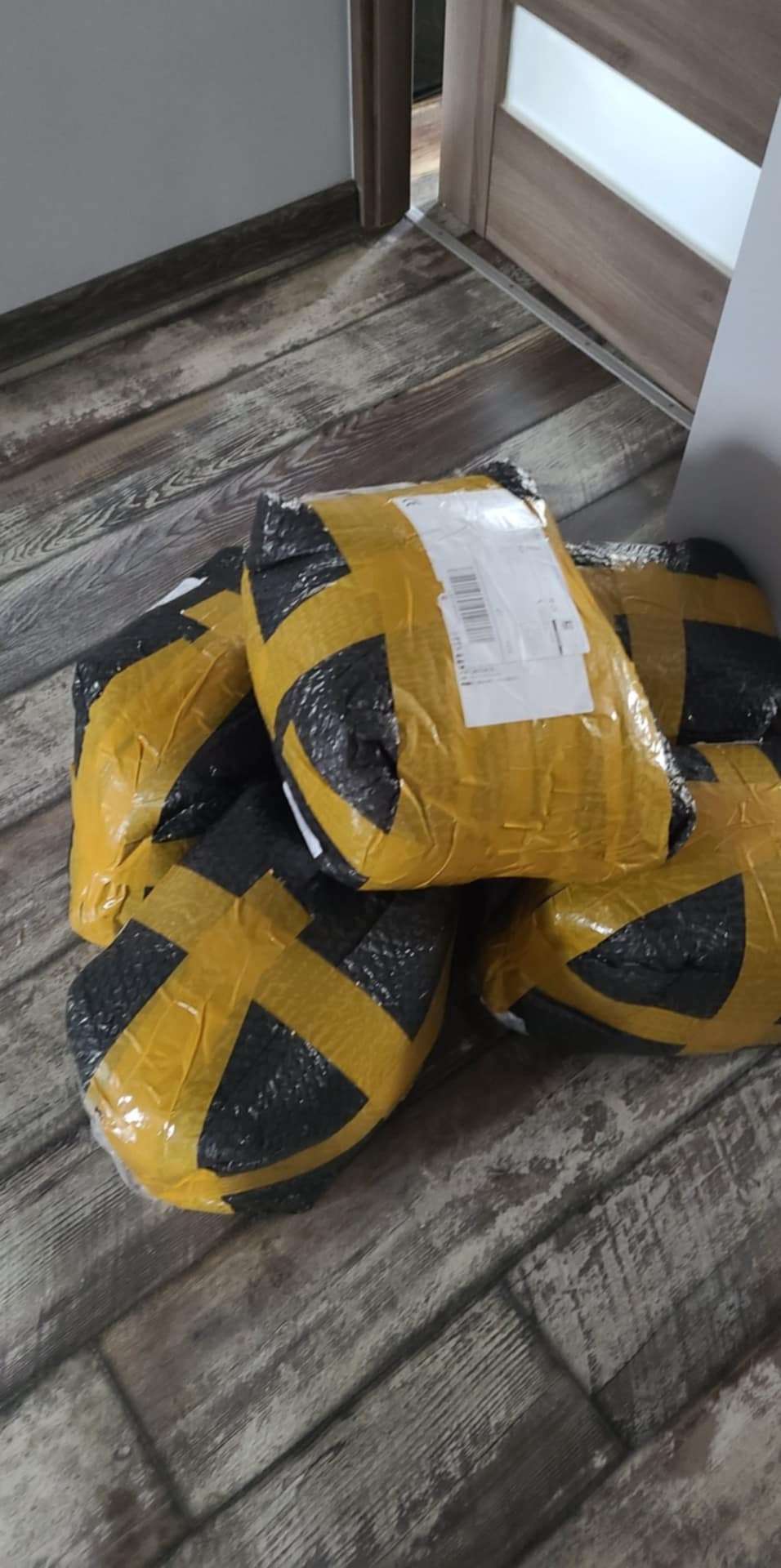 Pięć kasków motocyklowych